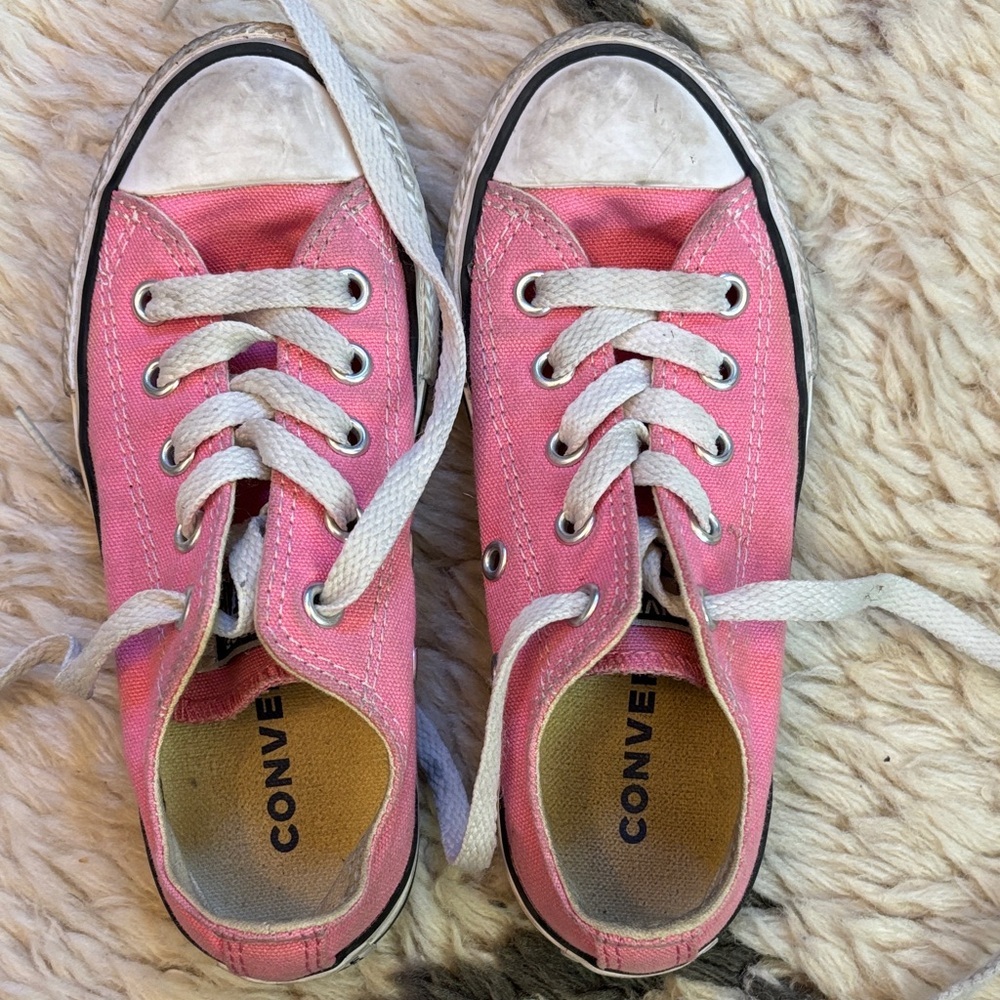 Pink Converse - Picture 10 of 17